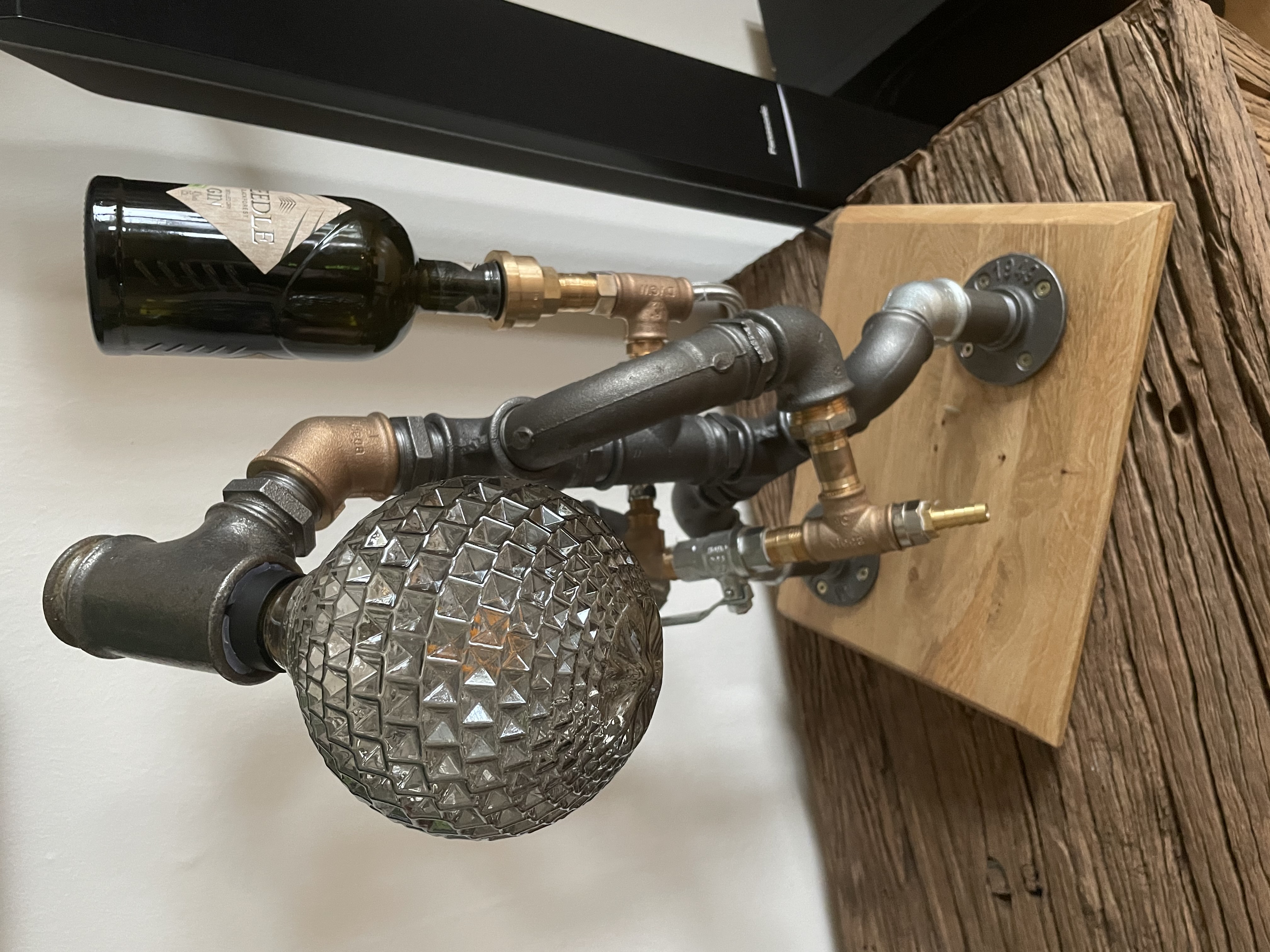 Rohrlampe mit Flaschen-Schirm